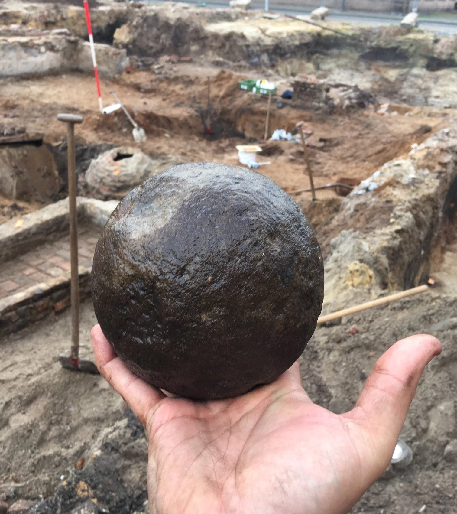 Een kogel is een van de vondsten in Helmond